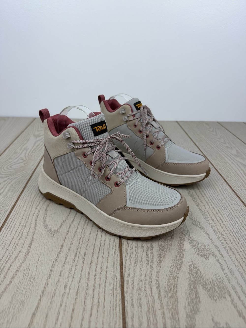 Teva Women's Ellwood Lace-Up High-Top Booties 8M Ellwood Mid Light Neutral $120